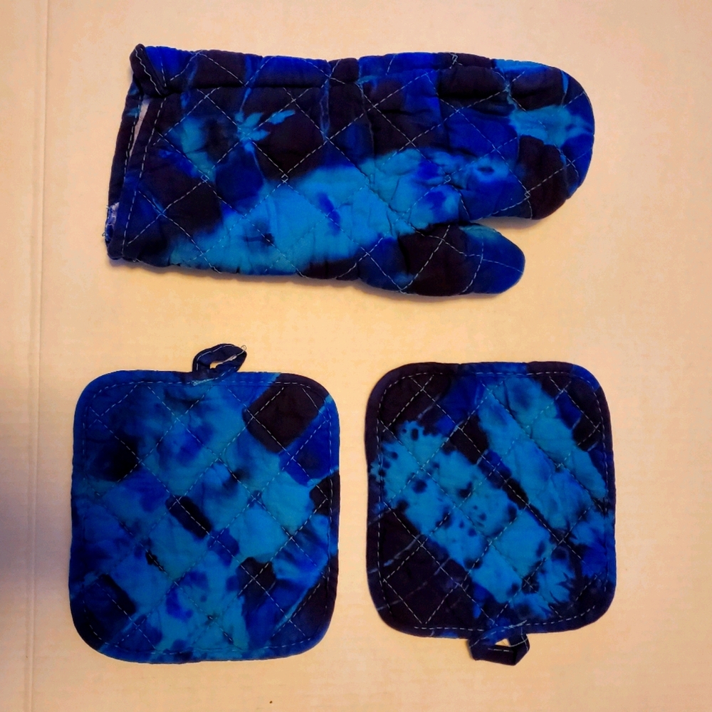 Tie dye kitchen set